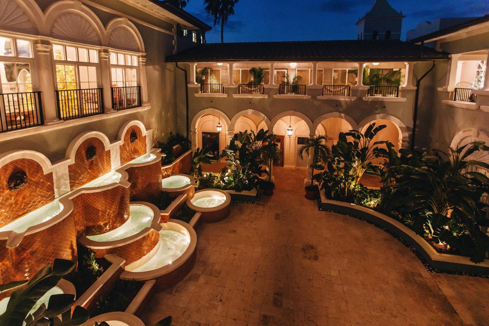 Hotel The Ritz-Carlton St. Thomas Benner Exterior foto